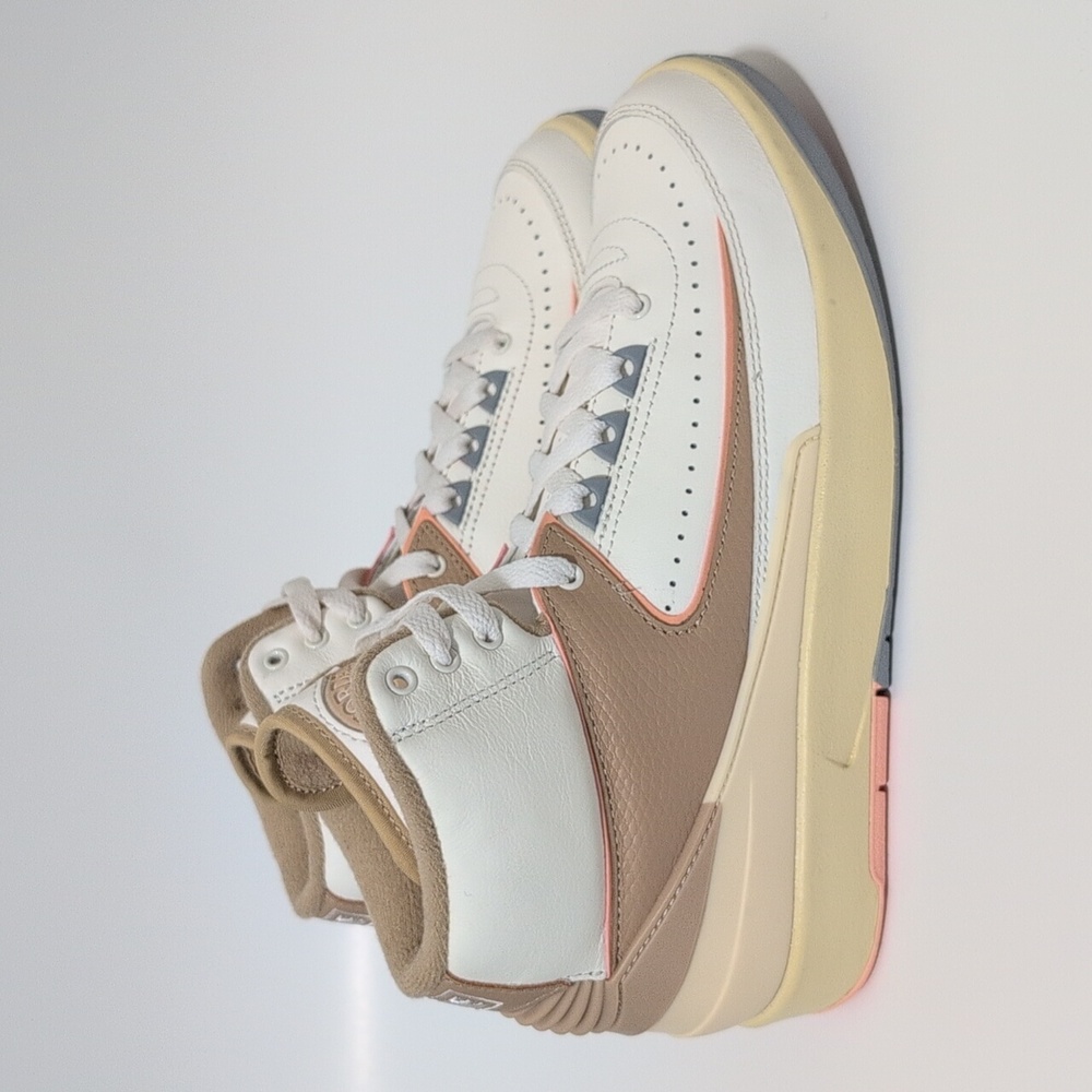Nike Women's White and Brown Sneakers